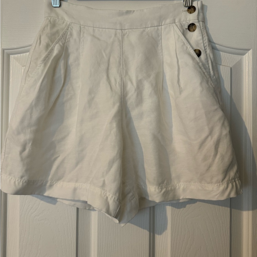 Wilfred High Waist White Pleated Shorts with Side Buttons